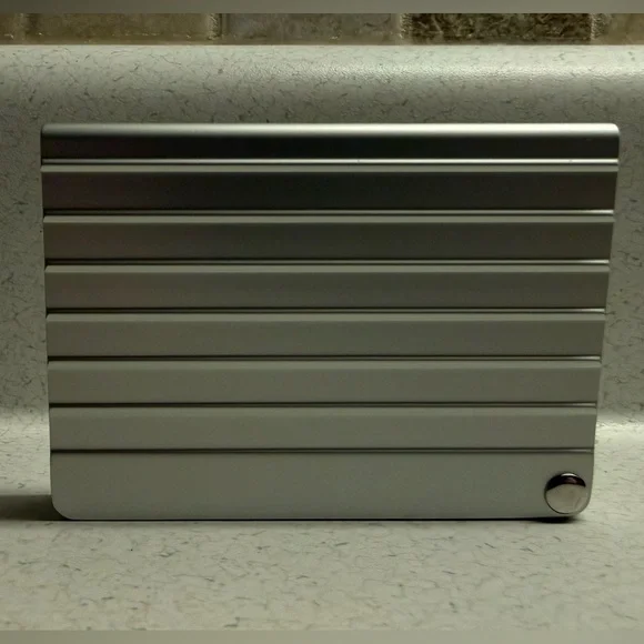 RIMOWA Original Aluminum Card Holder - Picture 8 of 15